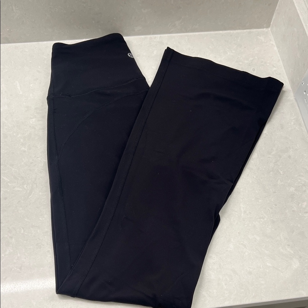 Lululemon Groove pant flare (size 4)